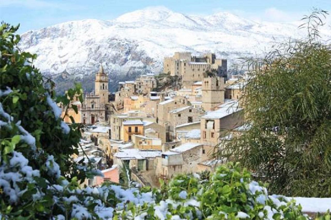 Villetta In Centro Storico Caccamo Buitenkant foto